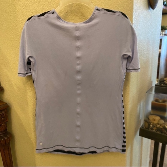 LULULEMON Stripe Short Sleeve Top Size 4-6 - Picture 4 of 6